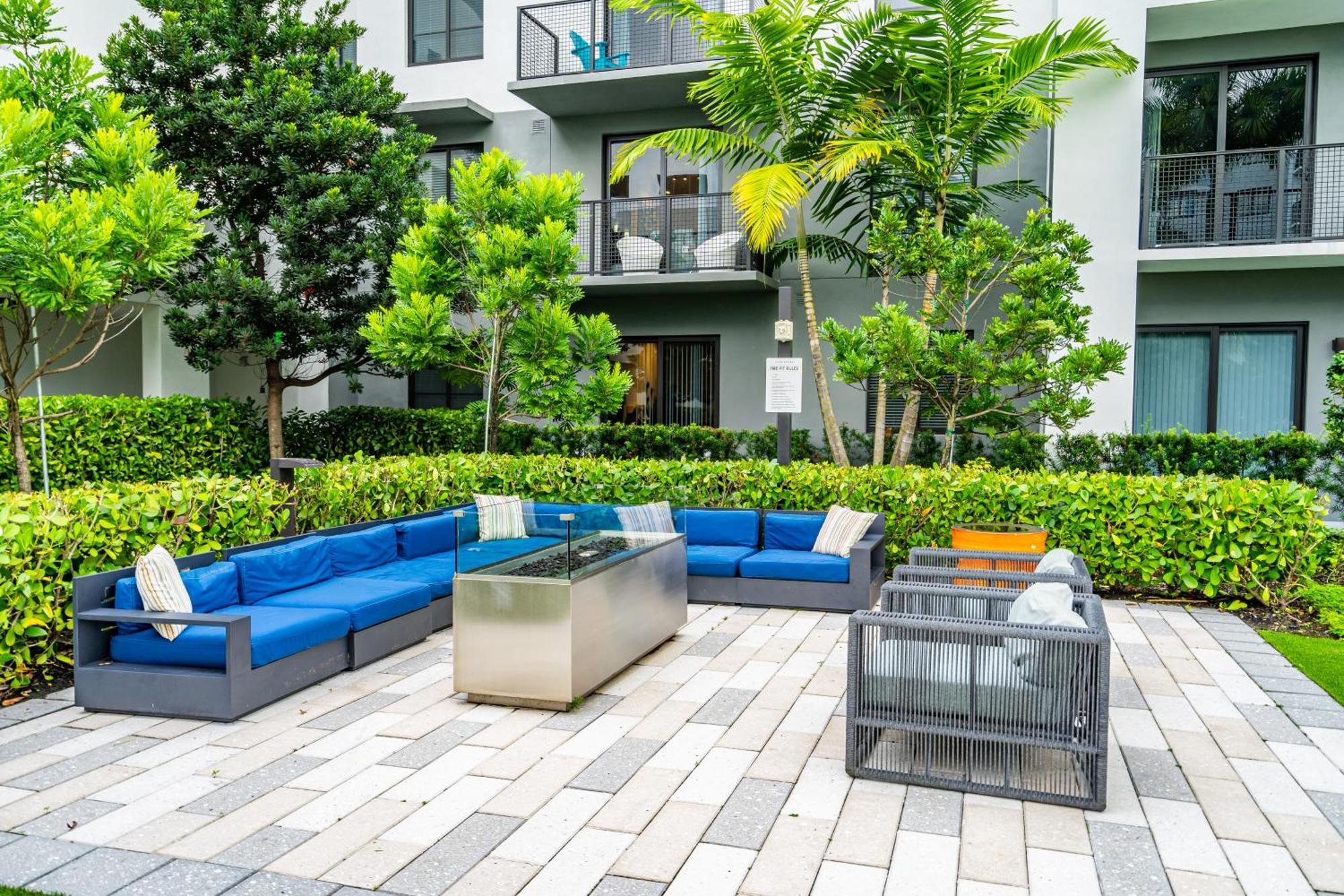 Amazing 2 Bedroom Unit In Doral Miami With Free Parking Hialeah Gardens Ngoại thất bức ảnh