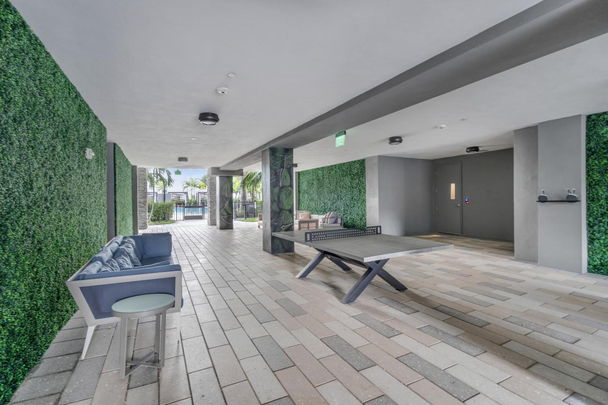 Amazing 2 Bedroom Unit In Doral Miami With Free Parking Hialeah Gardens Ngoại thất bức ảnh